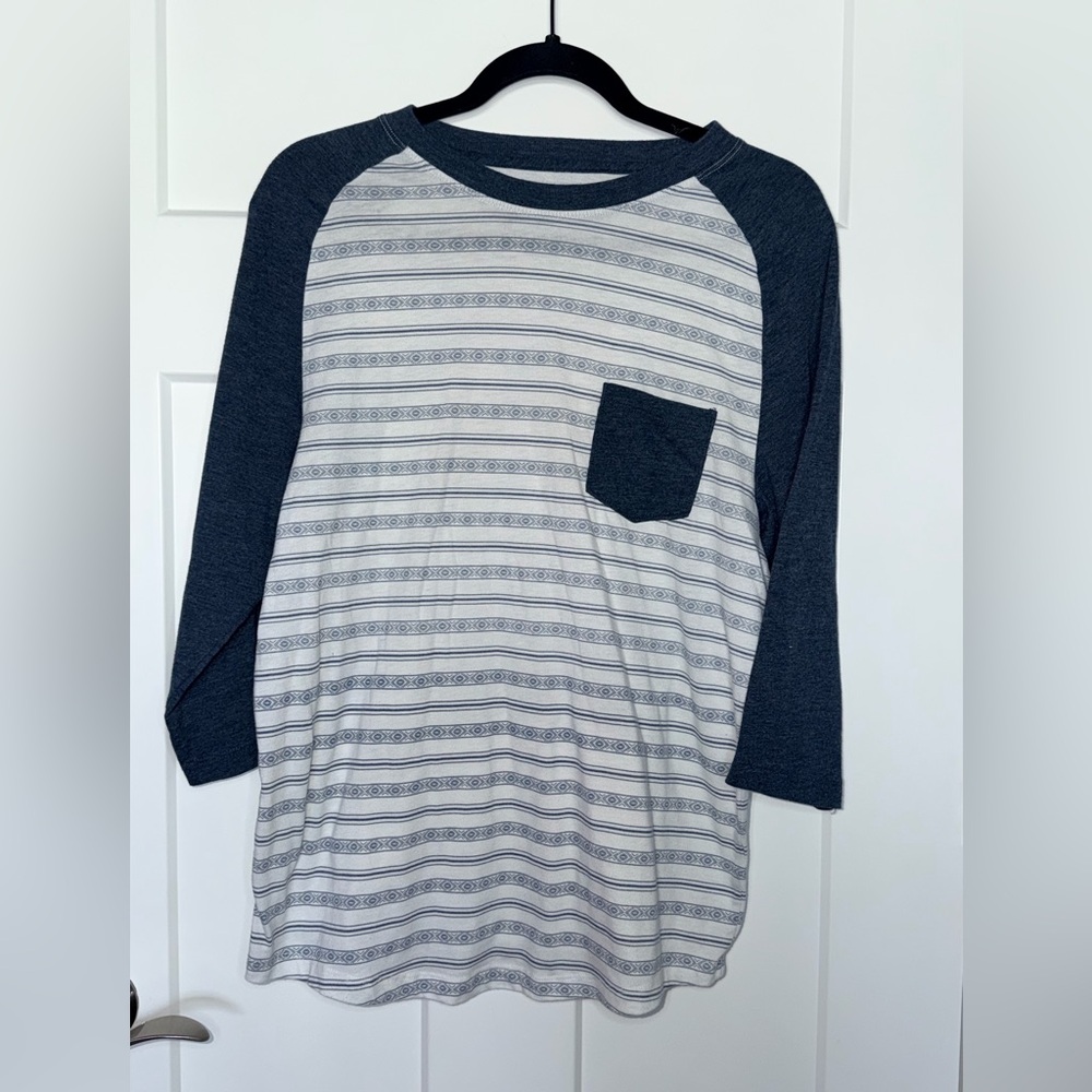 Blue & White Pattern Striped 3/4 Sleeve Tee